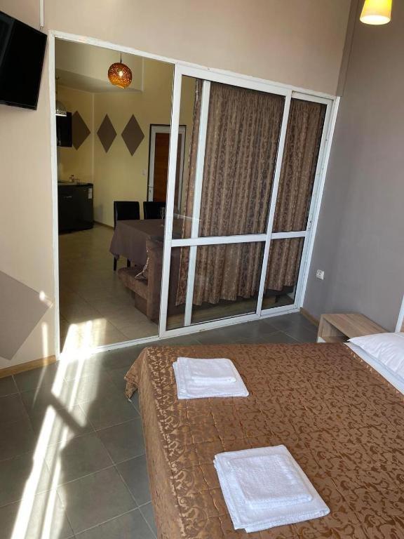 וארנה Apartments Danita & Restaurant&Pool Bar מראה חיצוני תמונה