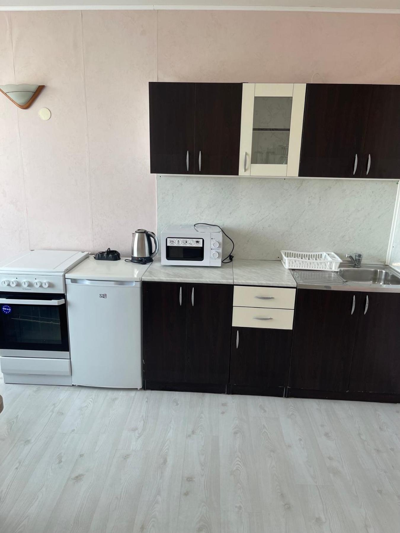 וארנה Apartments Danita & Restaurant&Pool Bar מראה חיצוני תמונה