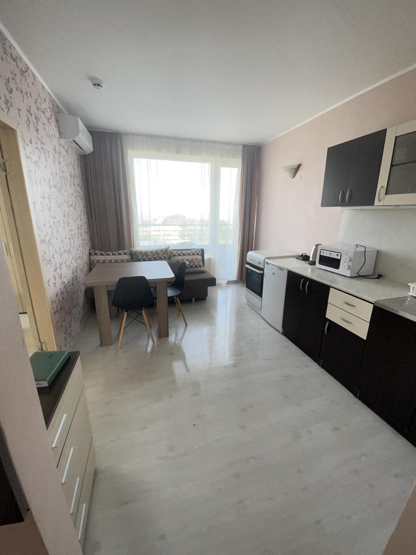 וארנה Apartments Danita & Restaurant&Pool Bar מראה חיצוני תמונה